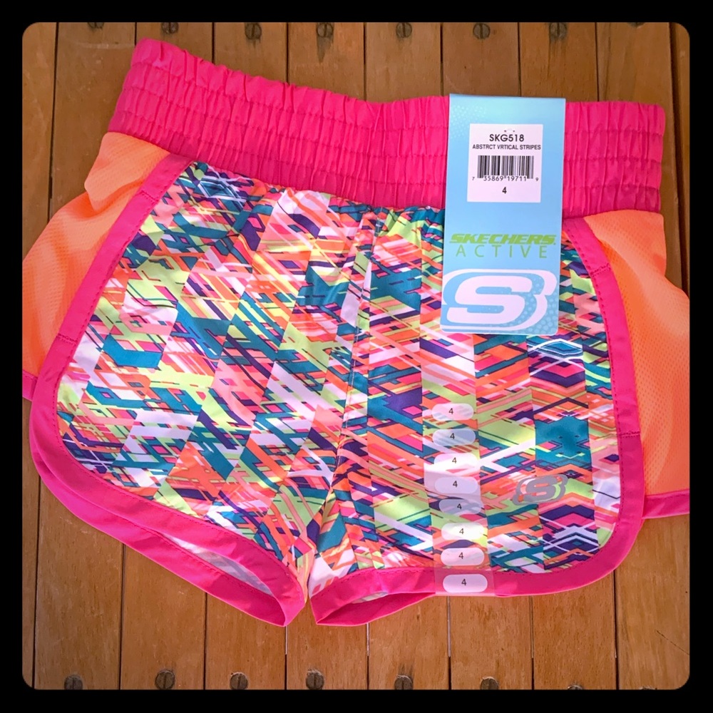 NWT little girls Sketchers active shorts- abstract